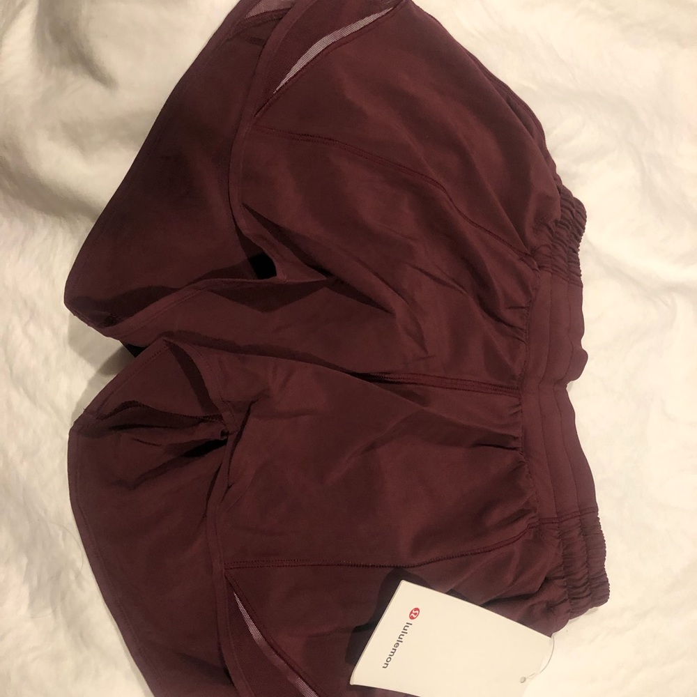 Lululemon Hotty Hot run shorts